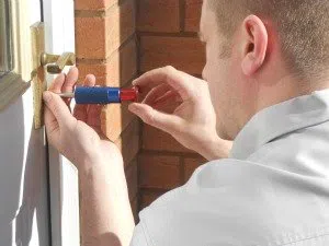 Phoenix Central Locksmith Phoenix, AZ 602-687-4453 - 3a-Broken-Key-Extraction